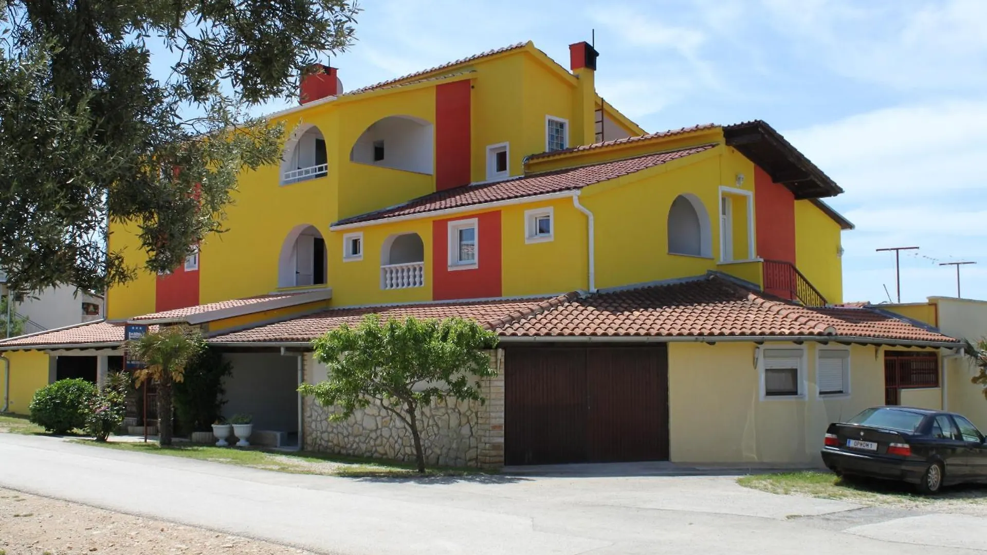 Rooms With A Swimming Pool Peroj, Fazana - 2235 Croatia